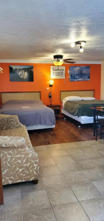 Sunparlor Motel Leamington Kültér fotó