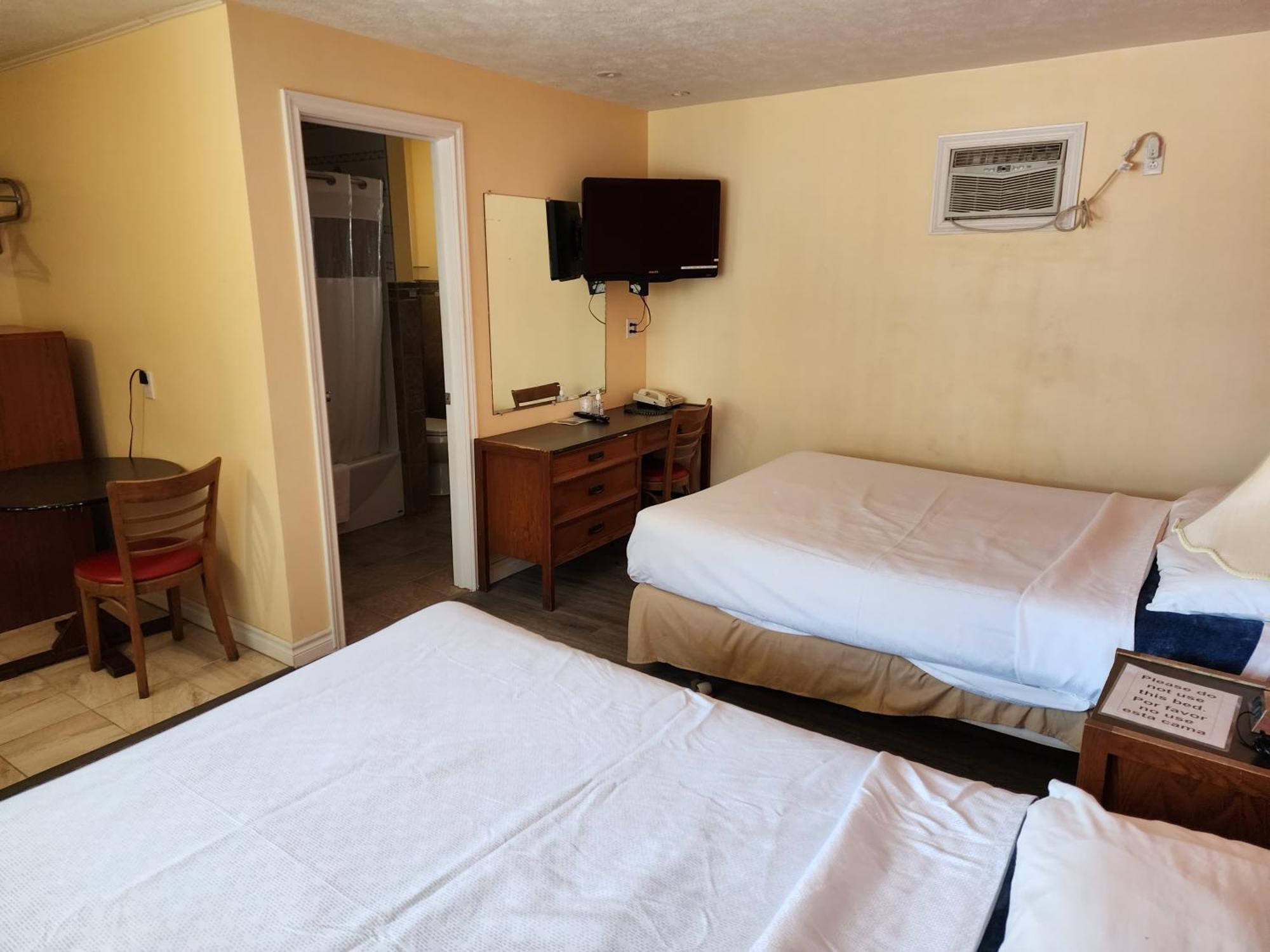 Sunparlor Motel Leamington Kültér fotó