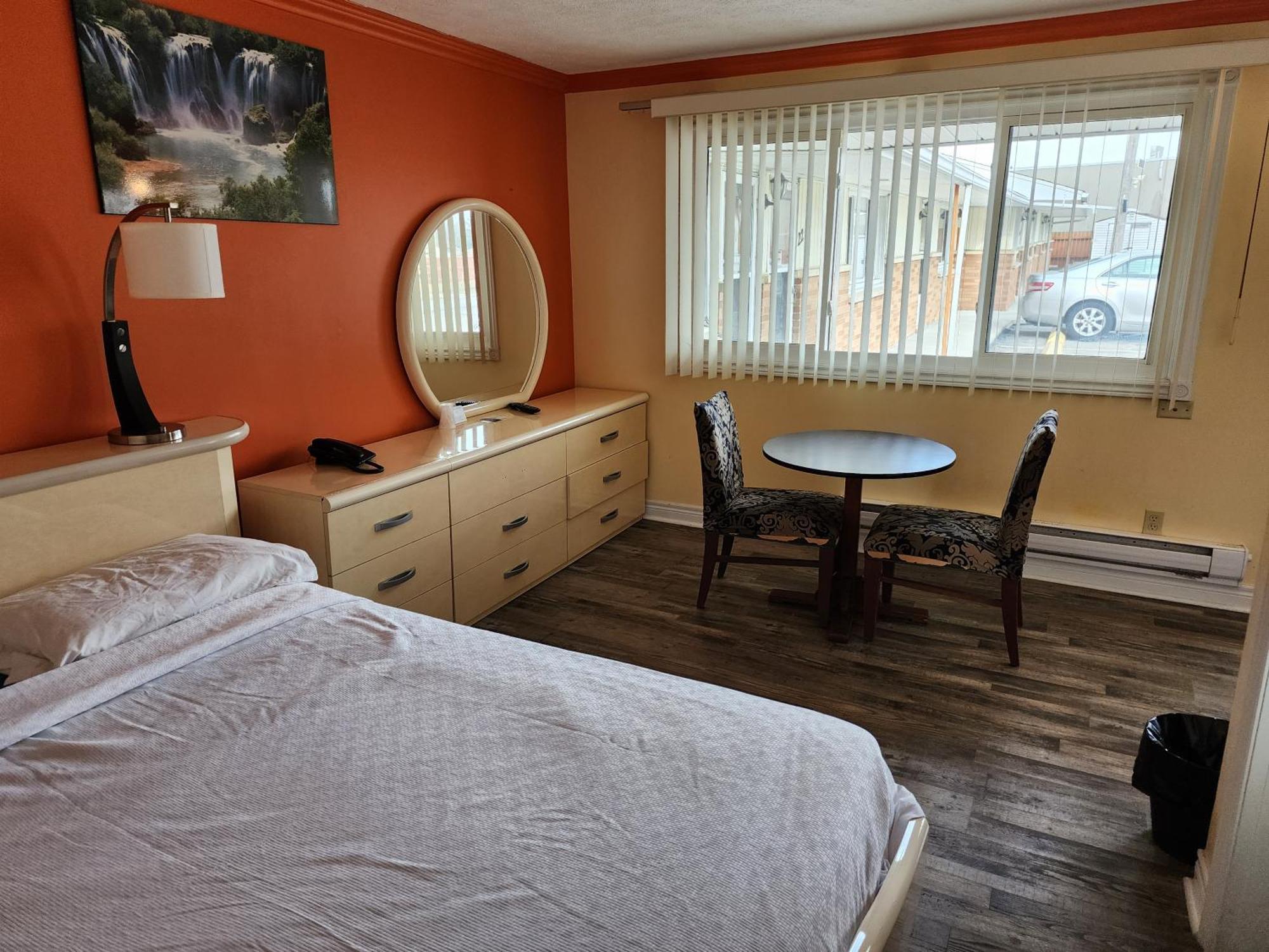 Sunparlor Motel Leamington Kültér fotó